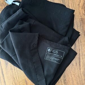 FIGS XL black scrub set